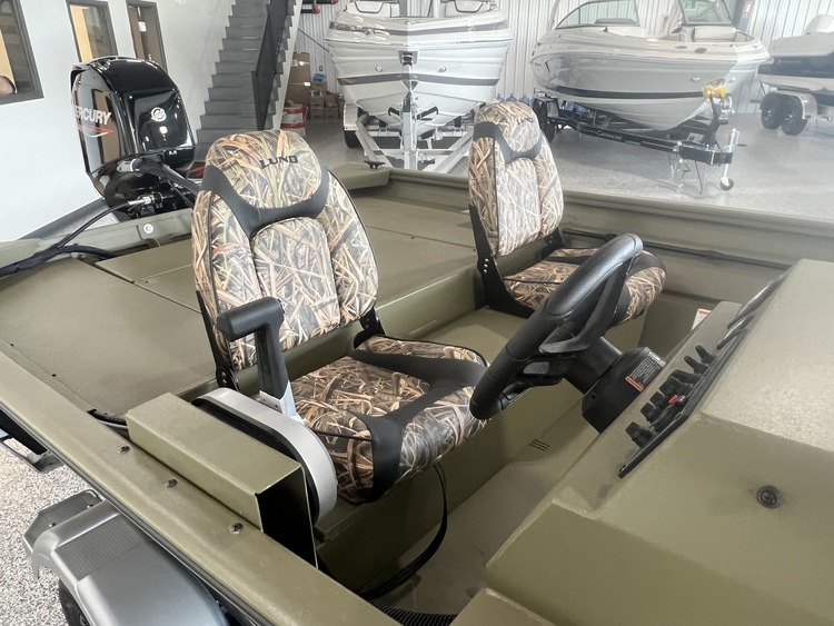 2025 LUND 1760 PREDATOR