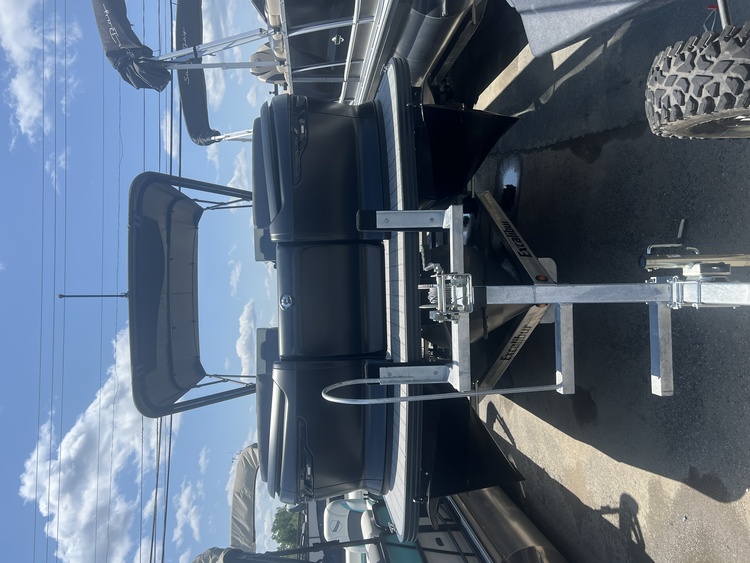 2025 MANITOU 24 EXPLORE FLCSR STEALTH TRIPLE 